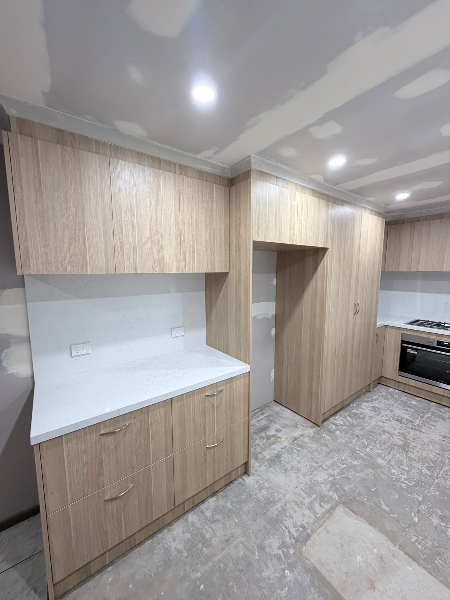 Modern Kitchen with Timber Cabinetry